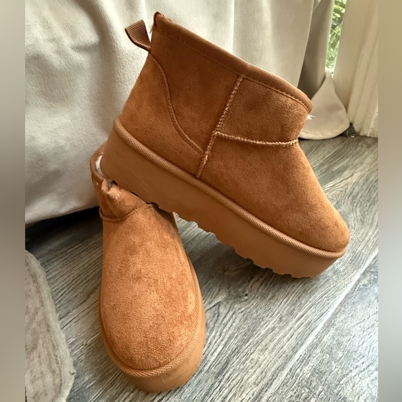 Mudd - Y2K - Tan Faux Fur Lined Boots - SZ 10 - NWT - Picture 1 of 5